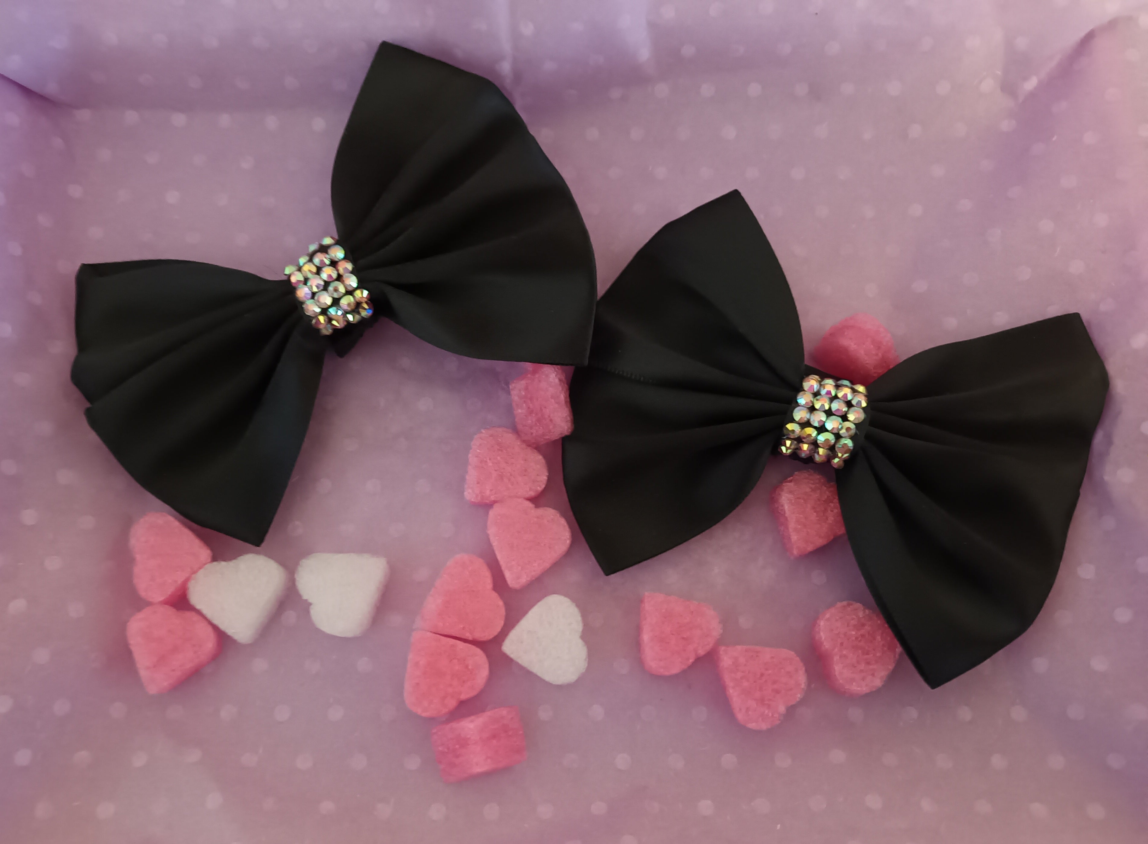 Black bow croc charms