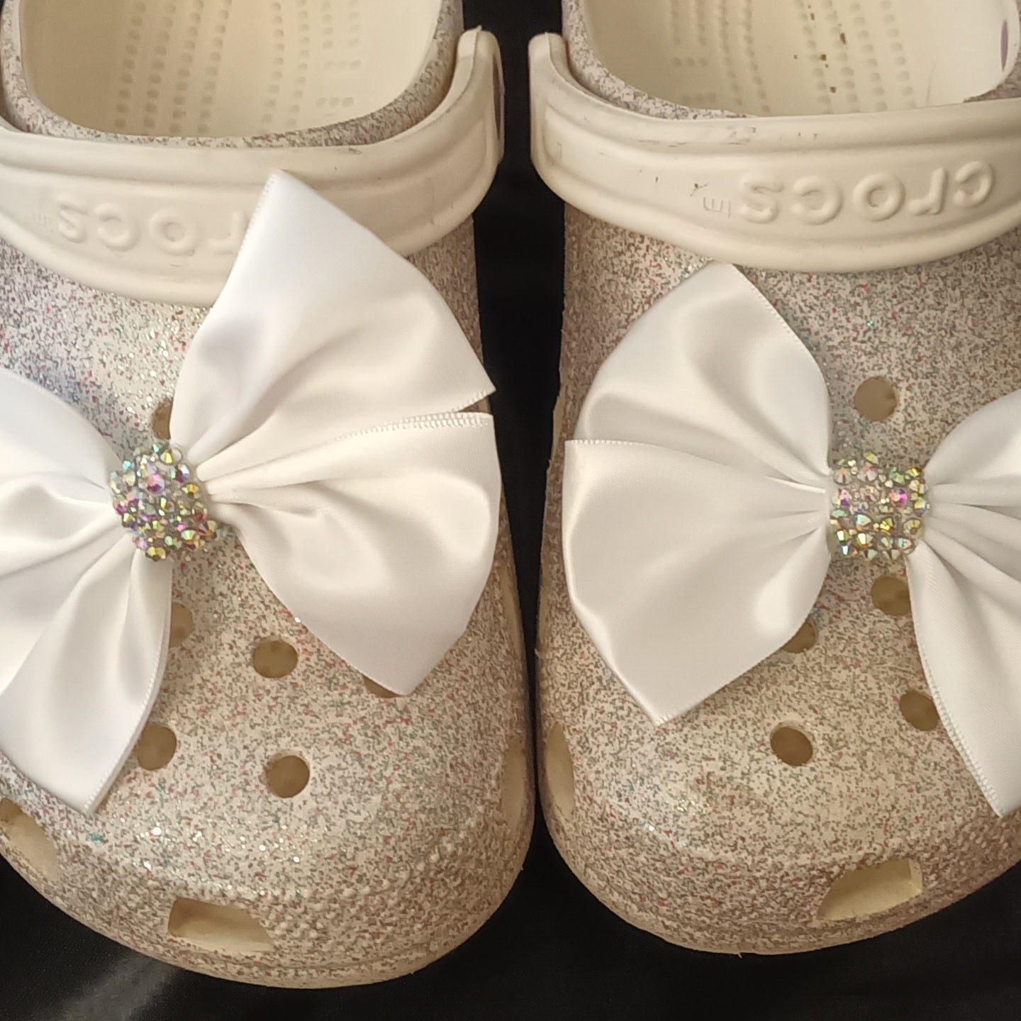 White croc bow charms